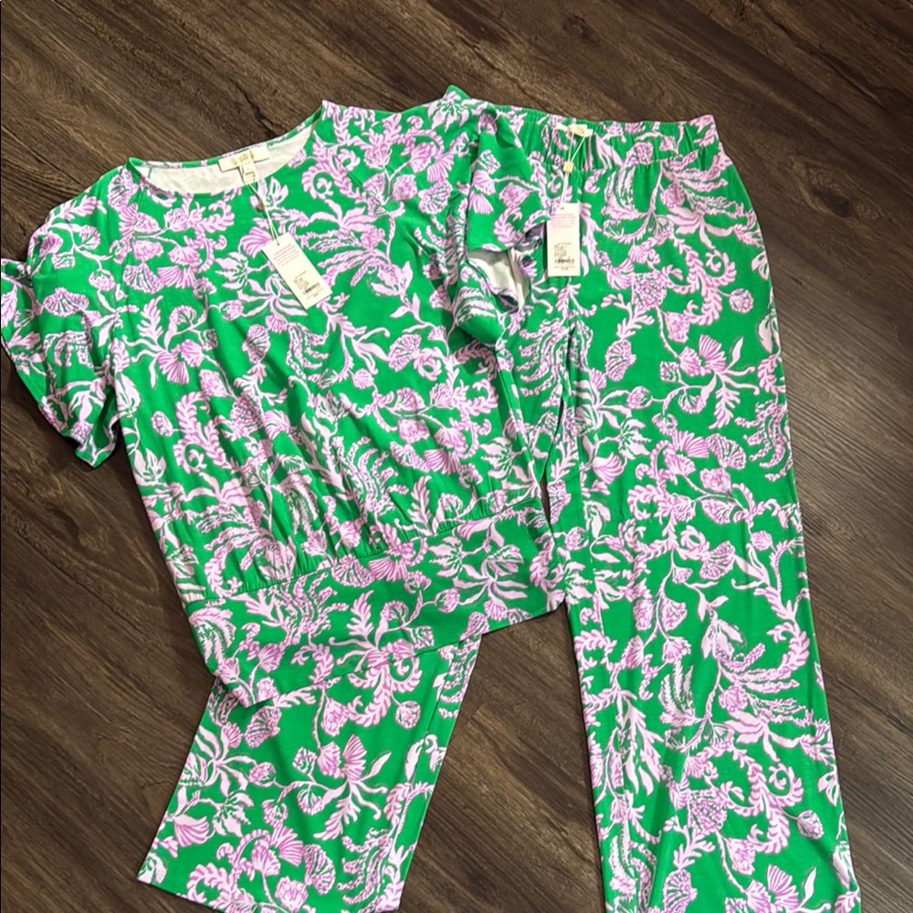 Lilly Pulitzer pants set    New pattern